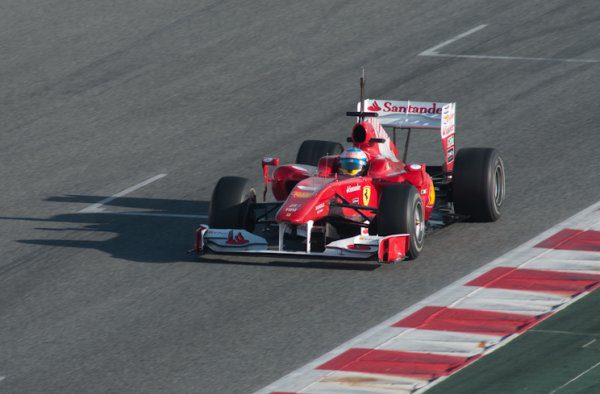 El RB6 "vuela" en la sesión matinal de Montmeló