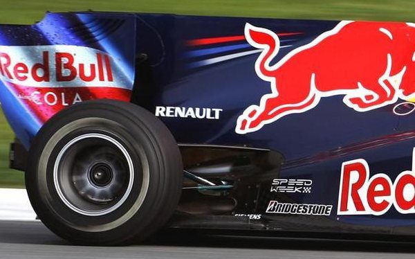 Red Bull cambia los escapes de sitio e intenta engañar a la competencia en Barcelona