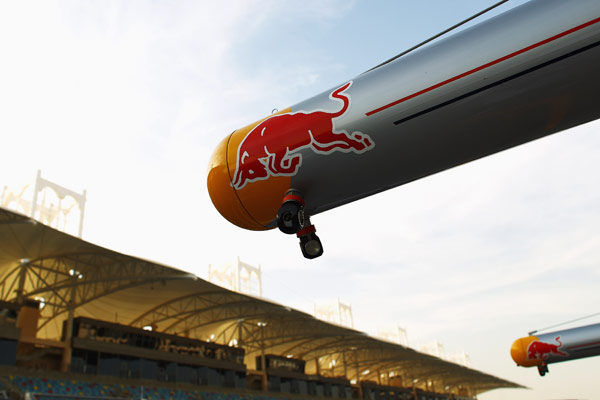 Red Bull no pasa del quinto puesto en la primera jornada de libres