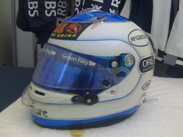 Barrichello estrena casco en Australia