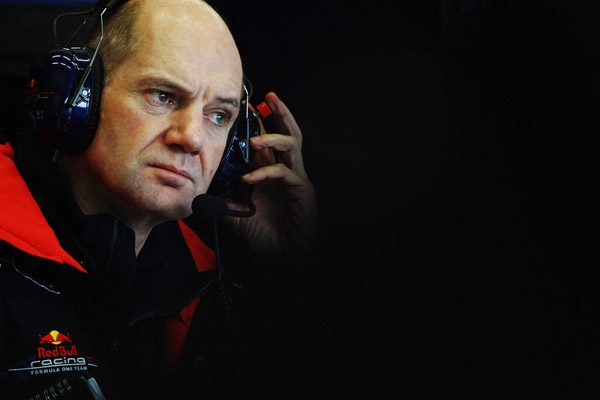 Newey, preocupado por la seguridad del 'F-duct'