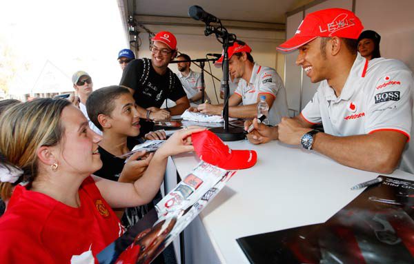 Hamilton elogia a los comisarios