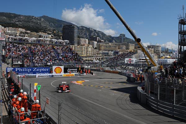 Alonso por delante de Vettel en la FP1