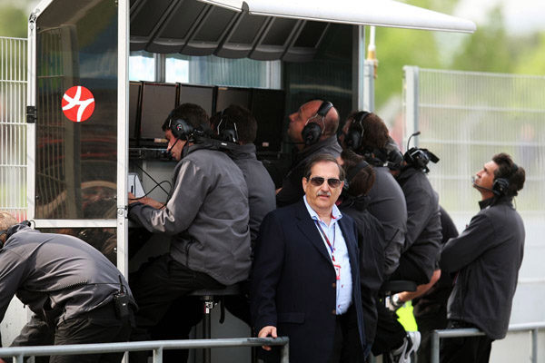 Ecclestone: "Hispania tiene problemas, pero voy a intentar arreglarlos"