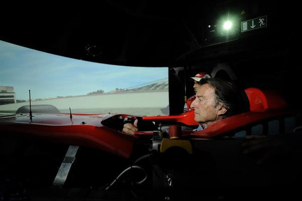 Montezemolo prueba el simulador de Ferrari