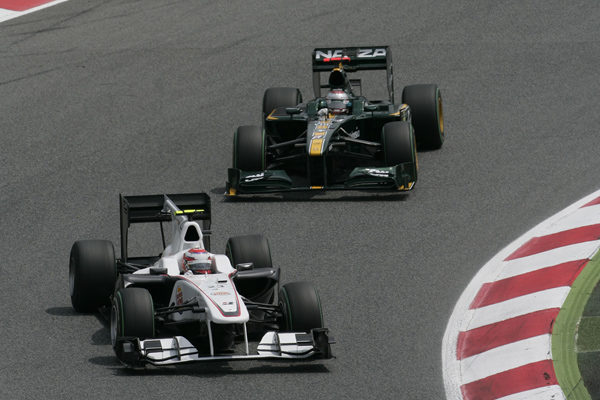 La FIA podría seleccionar a tres equipos para 2011