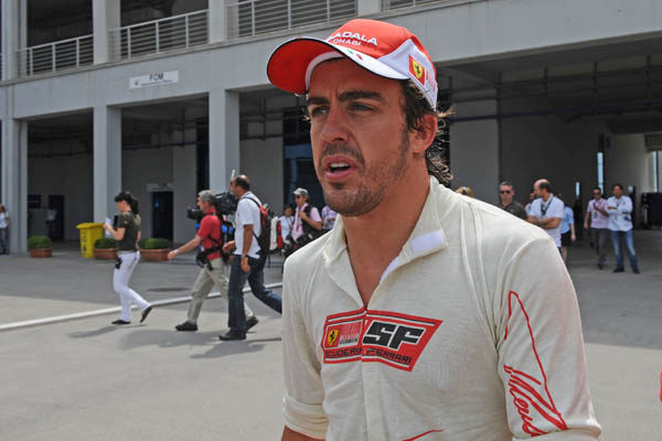 Alonso: "McLaren y Red Bull están muy, muy lejos"