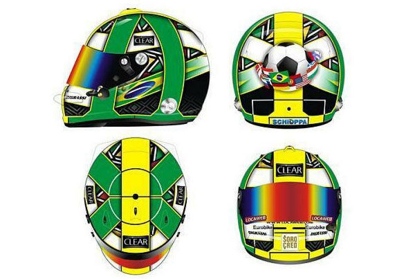 Di Grassi cambia su casco durante el Mundial de Sudáfrica