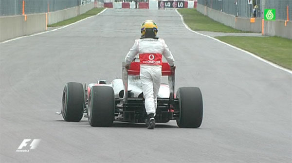 Hamilton mantiene la 'pole', pero se lleva una multa y una reprimenda