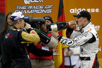 Schumacher avisa que Vettel ganará algún campeonato