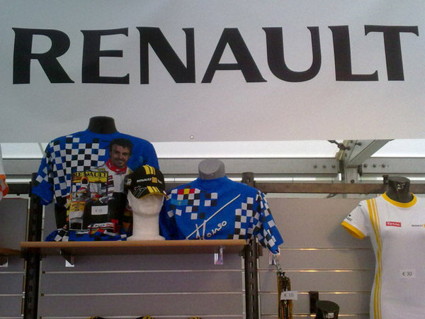 El director deportivo de Renault piensa que la vuelta de Alonso "fue probablemente un error"