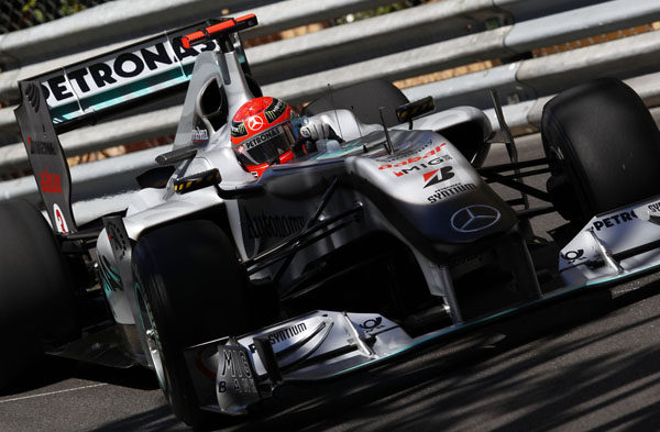 Ecclestone: "Dudo que Schumacher quiera quedarse"