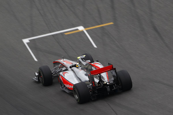 McLaren mantiene los 'escapes sopladores'