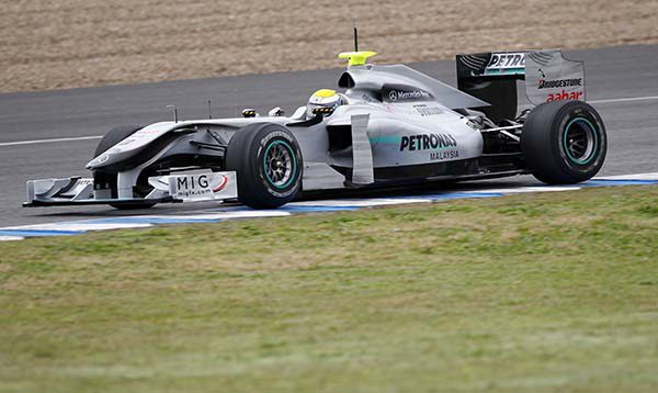 Mercedes GP ya piensa en el 2011