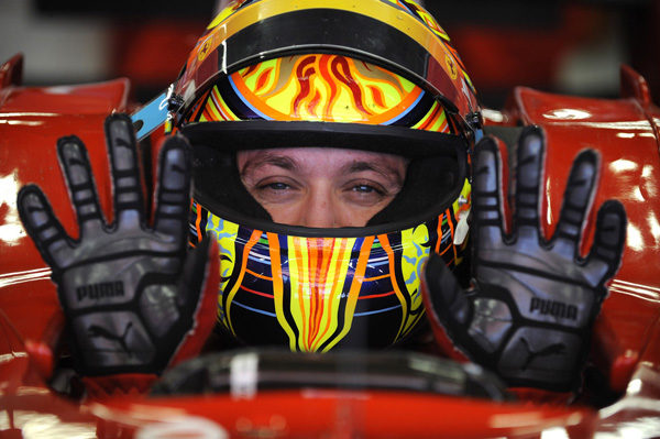 Rossi está ahora más cerca de la F1, según su padre