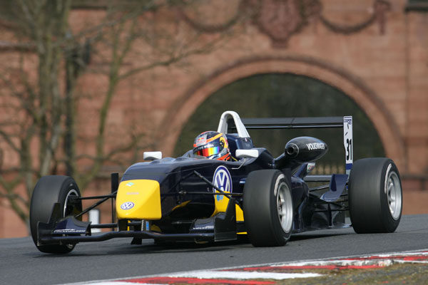 Vergne trabaja con Red Bull en el monoplaza de 2011