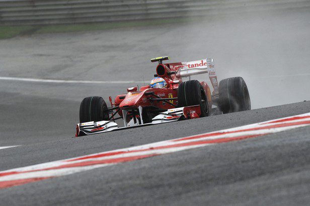 Alonso lidera la FP2 más extraña de la temporada