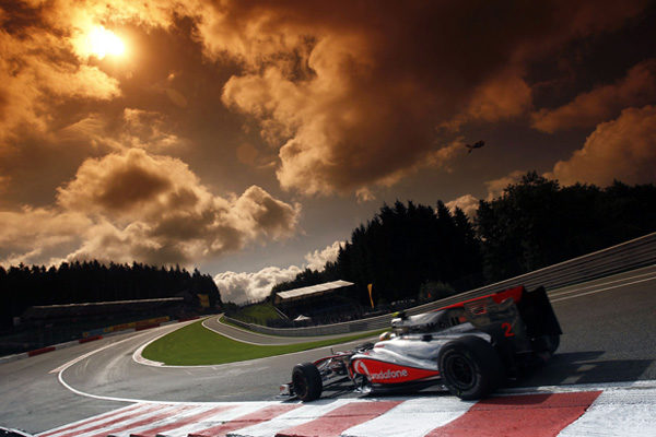 Hamilton gana en Spa y Alonso se despide del Mundial 2010