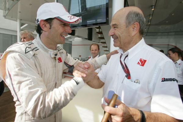 Un patrocinador español podría dar a De la Rosa un año más en Sauber