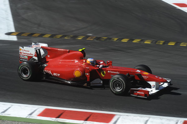 Alegría controlada en el seno de Ferrari