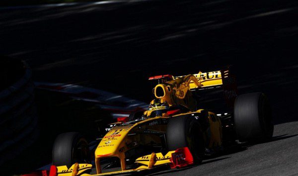 Renault solventa bien una carrera difícil