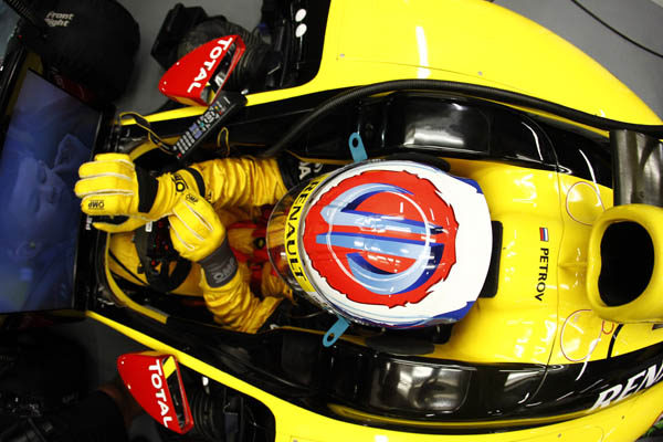 Finalmente, Renault podría mantener a Petrov en el equipo
