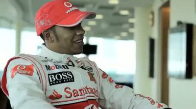 Lewis Hamilton entrevistado antes del GP de Gran Bretaña 2010