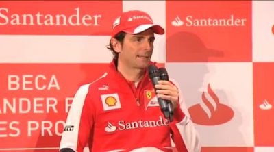 Pedro de la Rosa responde a la prensa en su primer evento como piloto de Ferrari