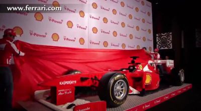 Los pilotos de Ferrari descubren un F138 hecho con piezas de Lego