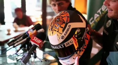 Giedo van der Garde presenta su particular casco para el GP de Malasia 2013