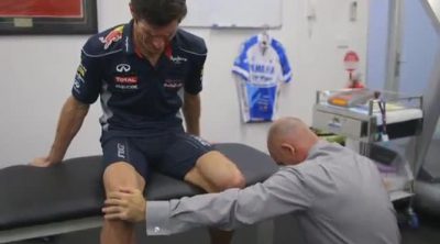 Mark Webber se somete a una revisión de su pierna lesionada