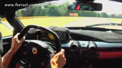 Fernando Alonso al volante de laFerrari en Fiorano