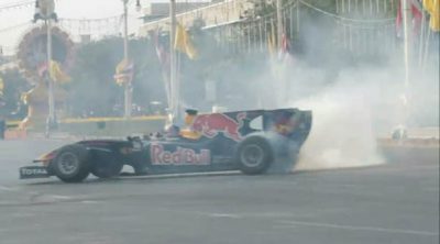 Webber rueda por las calles de Bangkok