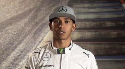 Una vuelta al circuito de Silverstone con Lewis Hamilton