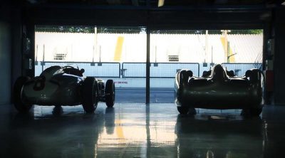 Stirling Moss y Lewis Hamilton en el óvalo de Monza