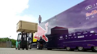 Espectacular "paseo" por la fábrica de Red Bull Racing