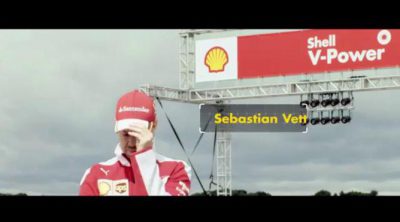 Sebastian Vettel compite a una vuelta a los mandos de una...¡¡ambulancia!!