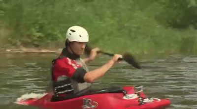 Mark Webber se divierte navegando en kayak en Canadá