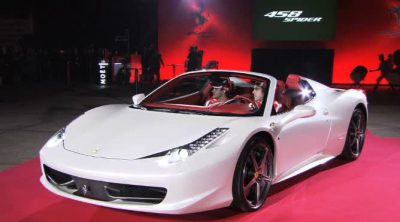 Así presentó Ferrari el '458 Spider' en Japón