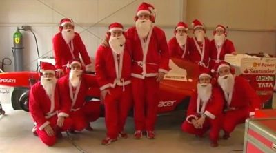 Papá Noel se apodera del Ferrari de Fernando Alonso