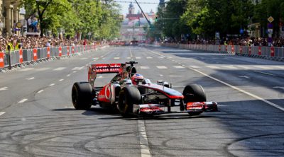 Jenson Button nos acerca las calles de Budapest con el MP4-26