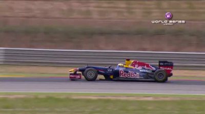 Exhibición de Jean-Eric Vergne y Red Bull en MotorLand