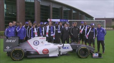 Los jugadores del Chelsea FC se suben al Sauber