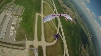 Mark Webber y Jon DeVore: coche vs. parapente