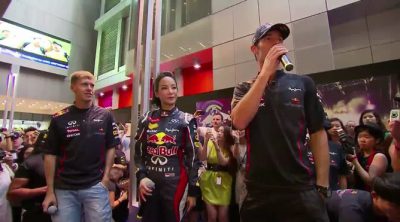 Vettel y Webber inauguran una tienda de Red Bull en Singapur