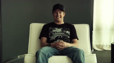 Kimi Räikkönen nos felicita la Navidad... a su manera