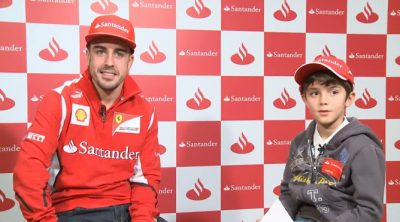 Un niño entrevista a Fernando Alonso